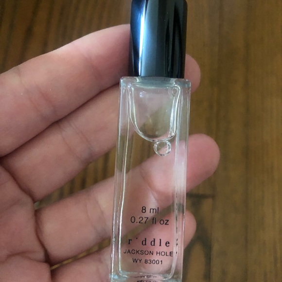 Riddle roll on fragrance oil in voyeur 8ml expires 12/2025 - Picture 9 of 10